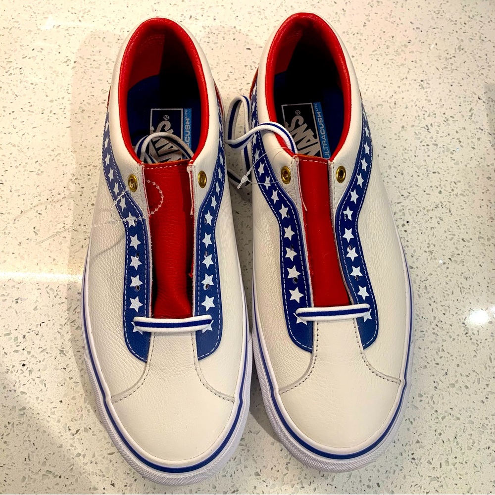 Leather Unisex Vans sk8.          Size M 9.    W 10.5